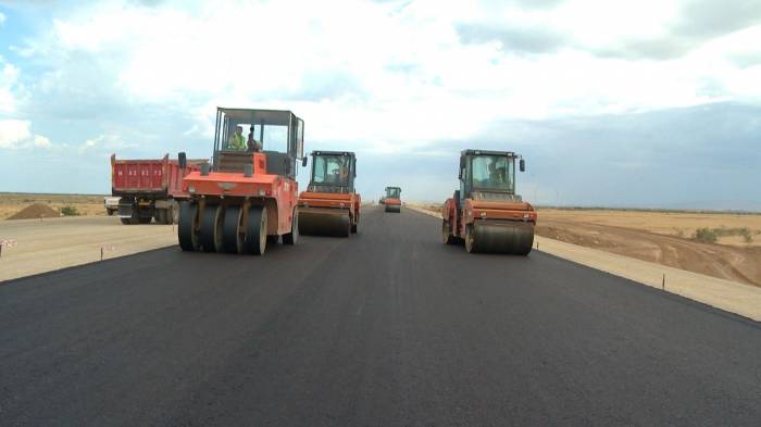 В Азербайджане завершится строительство 100-километрового участка новой магистрали