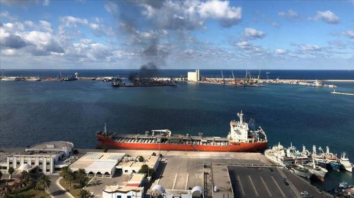 Порт Триполи вновь подвергся ракетному обстрелу
