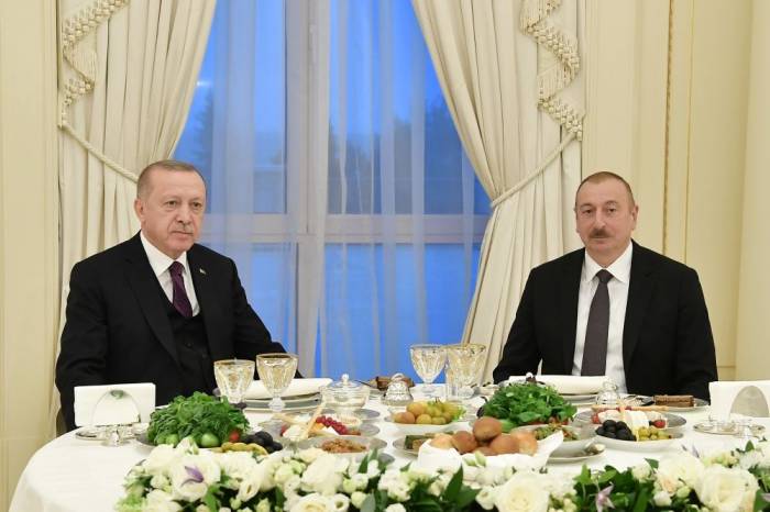 От имени Президента Ильхама Алиева дан прием в честь Президента Турции Реджепа Тайипа Эрдогана 
