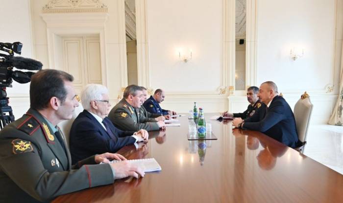 Ильхам Алиев принял делегацию во главе с начальником Генштаба ВС России - ФОТО