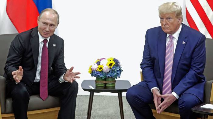 Путин с Трампом обсудили по телефону ситуацию с коронавирусом