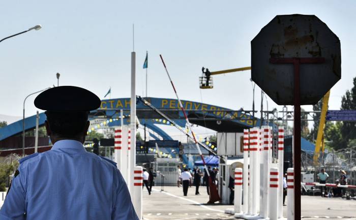 Казахстан запретил пересечение границы с Россией