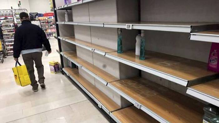 Британские магазины призвали покупать меньше и не паниковать