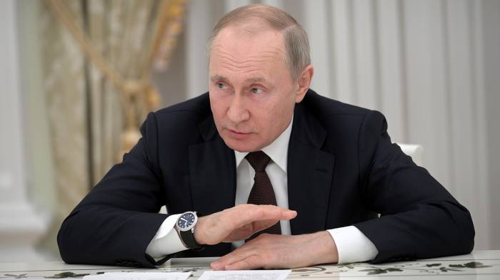 Путин призвал не верить фейкам про коронавирус в России