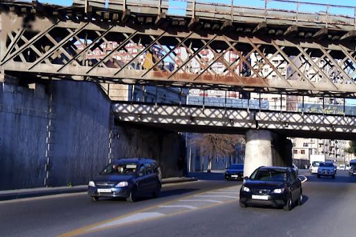 В центре Баку снесут мост
