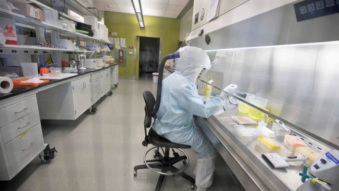 Иранские исследователи пытаются производить лекарство от коронавируса
