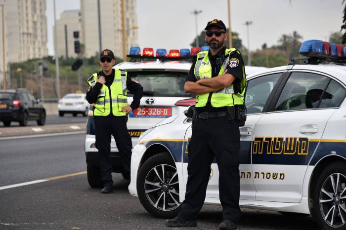 Полиция Израиля готовится к введению полного карантина
