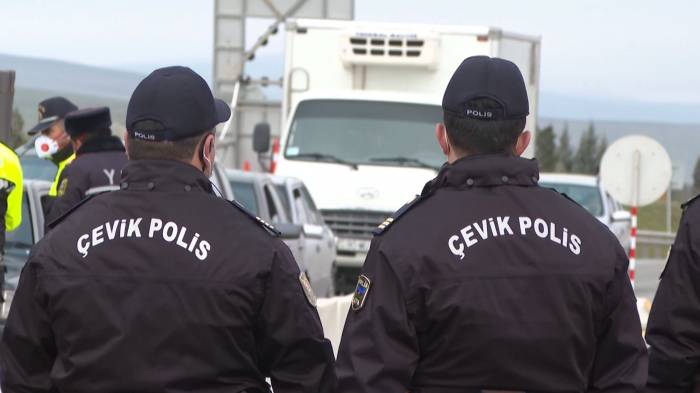 МВД Азербайджана: Полиция продолжает круглосуточную службу на постах