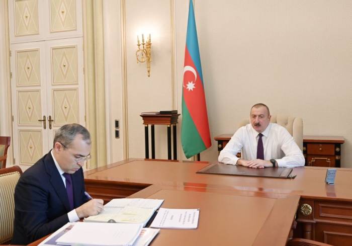 Ильхам Алиев: Все граждане должны соблюдать ограничительные меры, вступившие в силу - ОБНОВЛЕНО-ФОТО