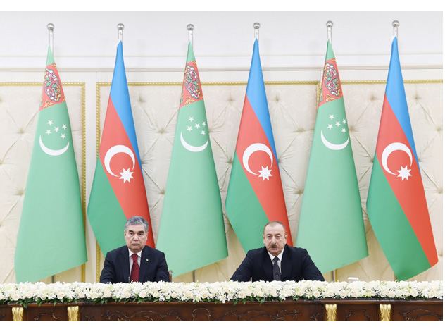Президенты Азербайджана и Туркменистана выступили с заявлениями для прессы
