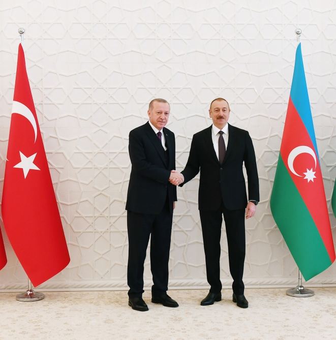Турция и Азербайджан закрывают границы для перемещения граждан