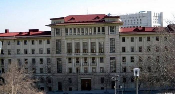 В Азербайджане ряд сотрудников госструктур отправят в оплачиваемый отпуск на месяц
