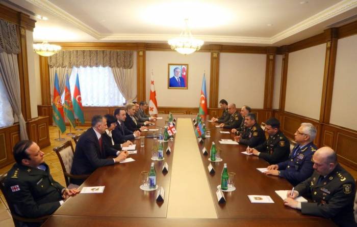 В Баку состоялась встреча министров обороны Азербайджана и Грузии