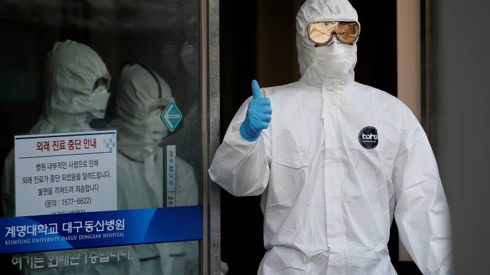 Саудовская Аравия ограничила въезд в страну из-за вспышки коронавируса
