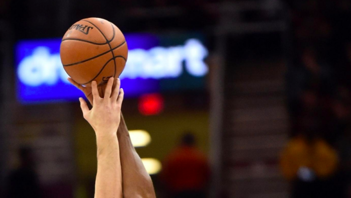 НБА ограничила выплату зарплат игрокам до конца марта