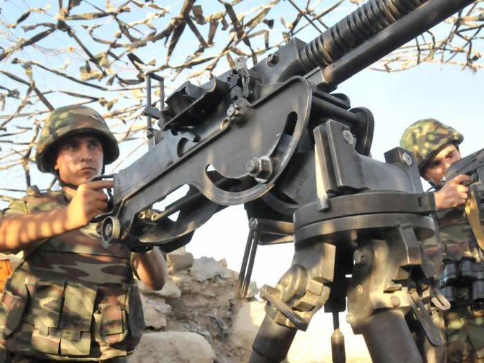 ВС Армении продолжают пулеметный обстрел позиций азербайджанской армии