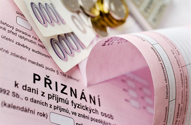 Жителей Чехии призвали не ходить в налоговые инспекции
