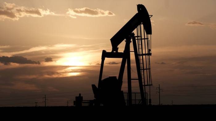 Поставки российской нефти в Европу практически остановились
