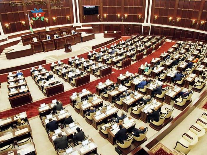 Парламент Азербайджана перечислит средства в Фонд поддержки борьбы с коронавирусом
