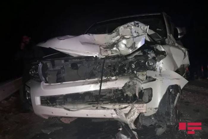 В Газахе спасены 3 человека, оказавшиеся зажатыми в автомобиле в результате ДТП 