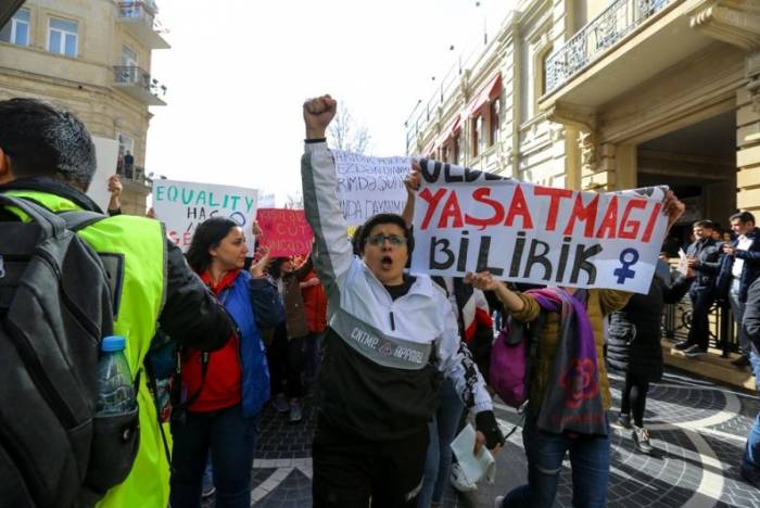 Агрессивная сходка в центре Баку: Марш в защиту женщин или полукриминальная провокация?  
