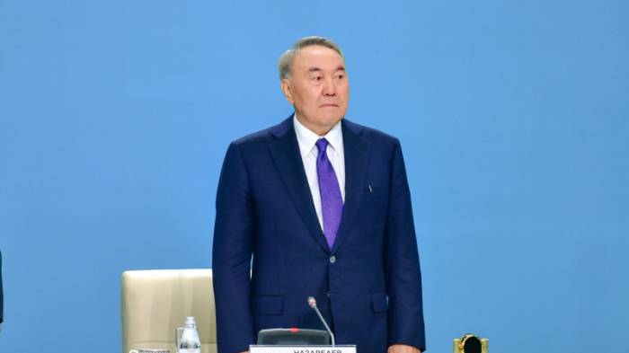 Назарбаев поздравил казахстанцев с Пасхой
