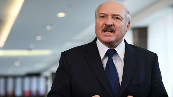 Лукашенко вывел белорусов на субботник в разгар эпидемии коронавируса
