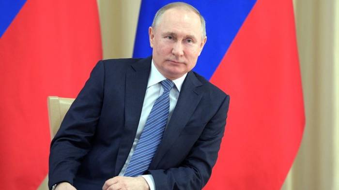 Путин задумался о сокращении периода нерабочих дней
