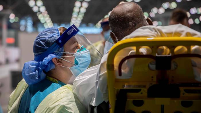 В Сингапуре число заражений коронавирусом превысило 12,6 тысячи