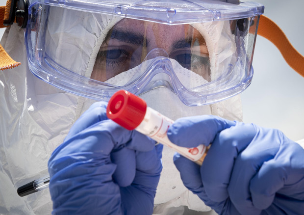 Ученые предупредили об опасных последствиях заражения коронавирусом 
