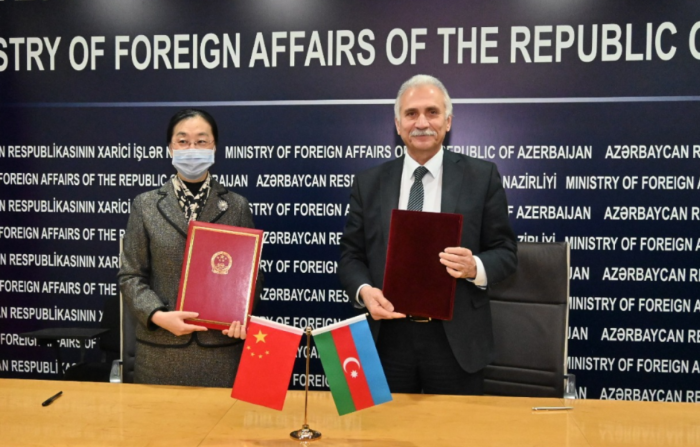 Азербайджан и Китай подписали акты по приему помощи для борьбы с коронавирусом