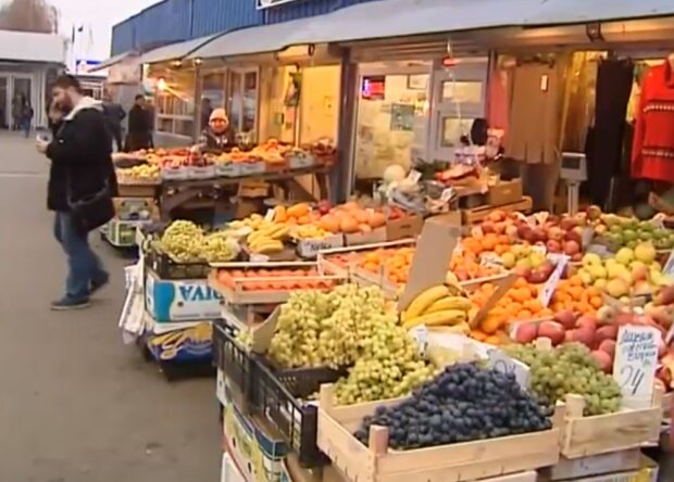 Официально: по всей Украине открываются продуктовые рынки
