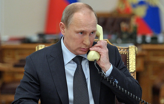 Путин и Трамп провели телефонный разговор
