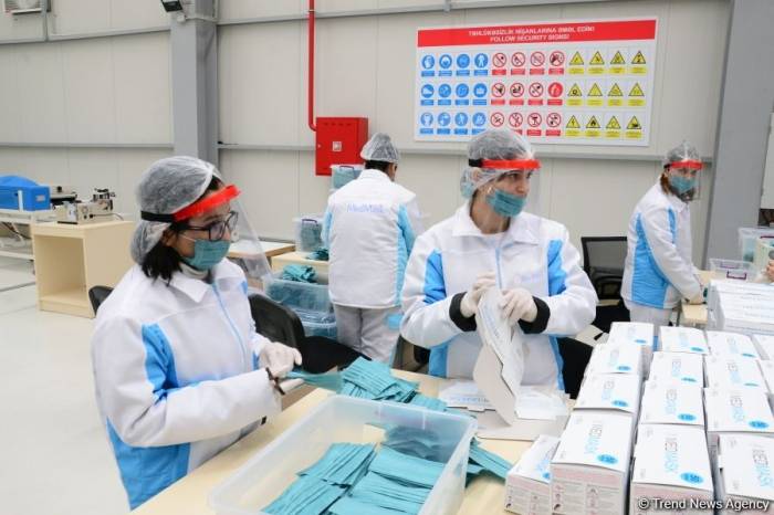 В Азербайджане медицинские маски местного производства поступят в аптеки через неделю