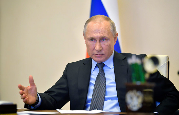 Путин заявил, что России удалось затормозить распространение коронавируса