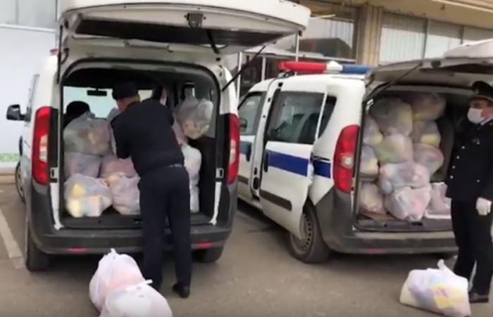 Сотрудники Астаринского таможенного поста оказали продовольственную помощь малообеспеченным семьям 