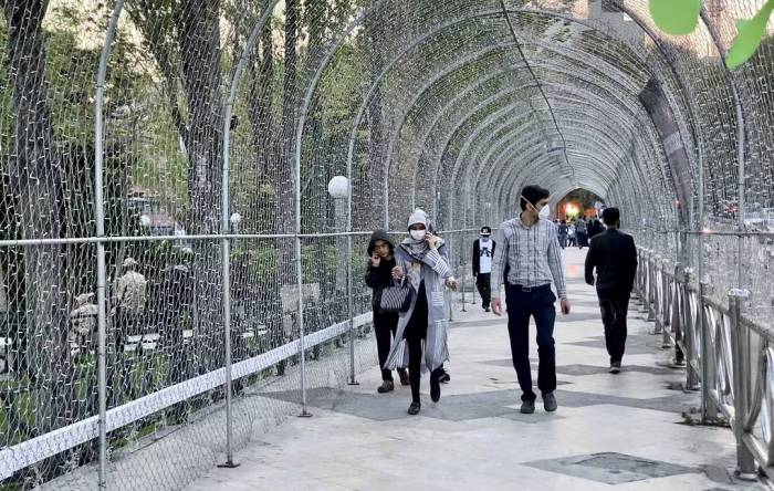 Иран снимает введенные из-за коронавируса ограничения
