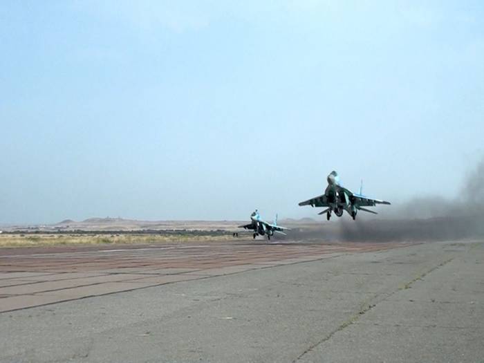 Проведено летно-тактическое учение с экипажами самолетов МиГ-29 и Су-25 - ВИДЕО
