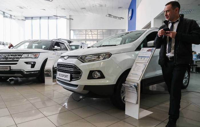 Исследование: продажи легковых автомобилей в РФ на фоне кризиса могут упасть на 30%
