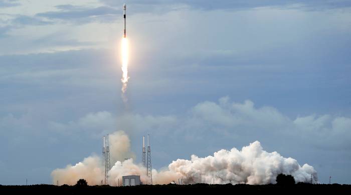 Ракета-носитель Falcon 9 стартовала с группой интернет-спутников Starlink