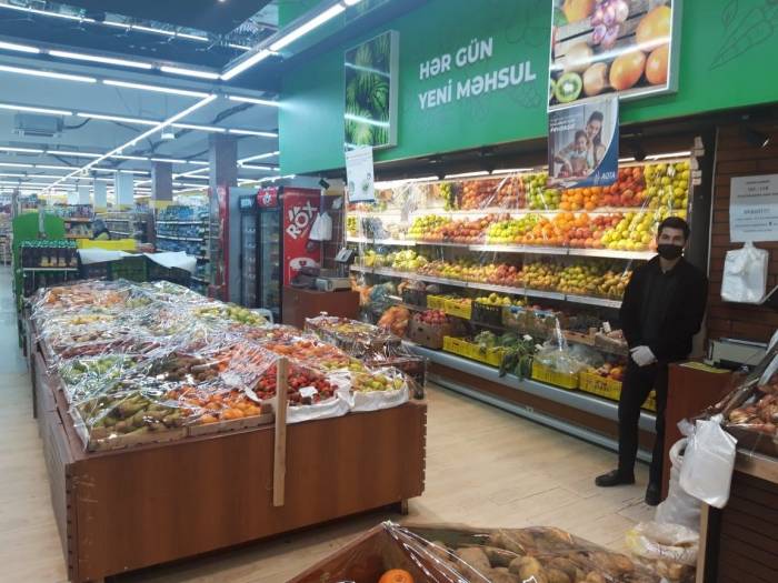 В Азербайджане в связи с режимом карантина продолжаются мониторинги в пунктах продажи продуктов питания