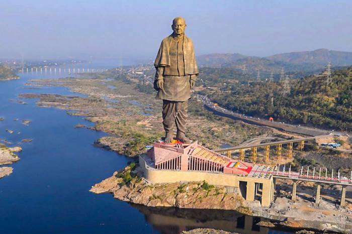В Индии попытались продать в сети высочайшую статую мира 