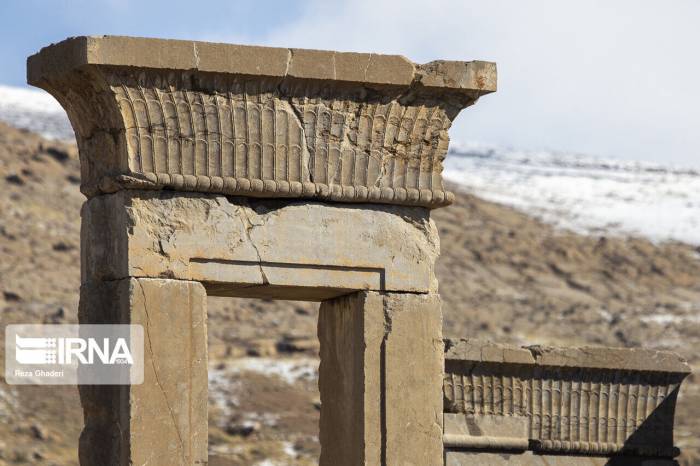 В Иране обнаружен каменный столб эпохи Ахеменидов