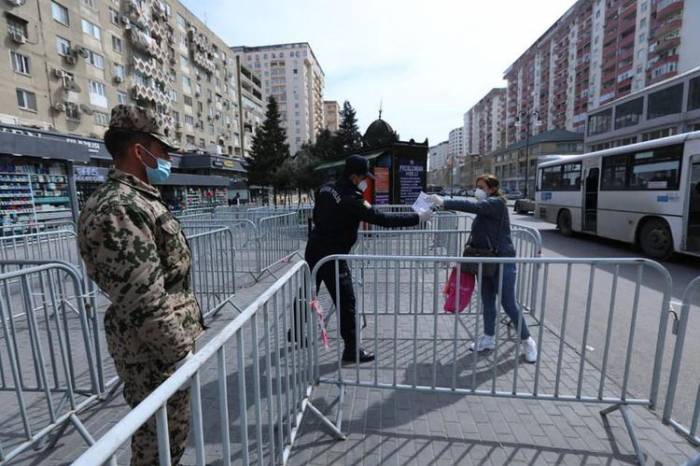 В Баку выявляются лица, нарушающие особый карантинный режим - ФОТО