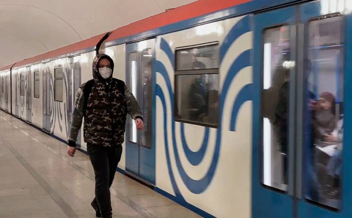 В метро Москвы за сутки выявили более 80 человек с температурой