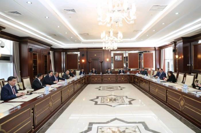 Комитет по правовой политике и госстроительству Милли Меджлиса провел заседание 
