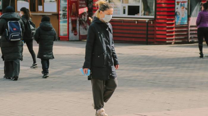Нужно ли носить маску на улице, рассказала главный санврач Алматы
