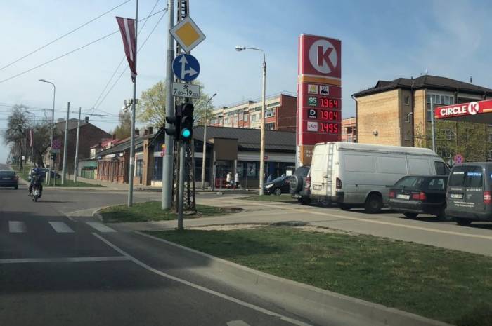 В Латвии радость от дешевого топлива не будет долгой