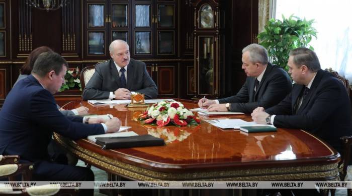 Лукашенко призывает людей в больницах не опускать руки - ВИДЕО