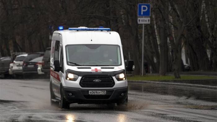 Заведующая скорой выпала из окна специализирующейся на COVID-19 больницы
